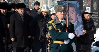 Кыргыз эли Болот Шамшиевди акыркы сапарга узатты (фото)